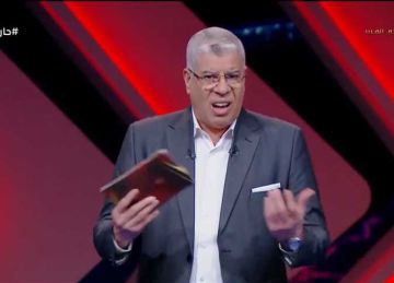 عيلين تلاتة هيعملوا أزمة للأهلي .. شوبير يفتح النار على الجماهير بعد قرار الرابطة  عيلين تلاتة هيعملوا أزمة للأهلي .. شوبير يفتح النار على الجماهير بعد قرار الرابطة