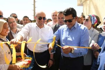 وزير الشباب ومحافظ بني سويف يفتتحا مبنيين للخدمات والأنشطة وملعب خماسي بمركز شباب دنديل ونادي الشبان المسلمين