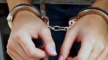 شاب ينهي حياة زوجته ويصيب والدته بشاكوش في المحلة