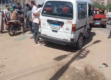 إصابة 11 شخصا بينهم 5 أطفال في تصادم سيارتين بـ القليوبية