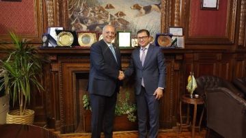 تعزيز التعاون الزراعي.. سفير اوزبكستان يطلع على أنشطة بحوث الصحراء