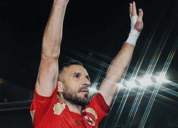 صدمة منتصف الليل .. كيف تفاعلت جماهير الأهلي مع رحيل معلول؟ صدمة منتصف الليل .. كيف تفاعلت جماهير الأهلي مع رحيل معلول؟