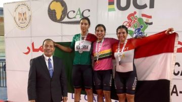 رئيس اللجنة الأولمبية يهنئ اتحاد الدراجات بالبطولة الأفريقية للمضمار