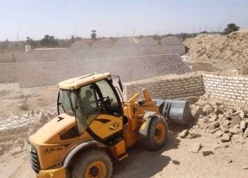 صدمته معدة ثقيلة أثناء إزالة تعديات.. مصرع موظف بالوحدة المحلية في إدفو بأسوان صدمته معدة ثقيلة أثناء إزالة تعديات.. مصرع موظف بالوحدة المحلية في إدفو بأسوان