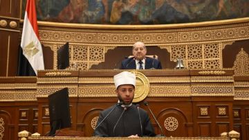 وزير الأوقاف بمجلس الشيوخ لاستعراض سياسات الحكومة في مجال تجديد الخطاب الديني وزير الأوقاف بمجلس الشيوخ لاستعراض سياسات الحكومة في مجال تجديد الخطاب الديني