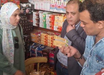 360 محضرا ومصادرة 1285 علبة سجائر مجهولة المصدر وتوريد 50.7 ألف طن قمح بالإسكندرية (صور) 360 محضرا ومصادرة 1285 علبة سجائر مجهولة المصدر وتوريد 50.7 ألف طن قمح بالإسكندرية (صور)