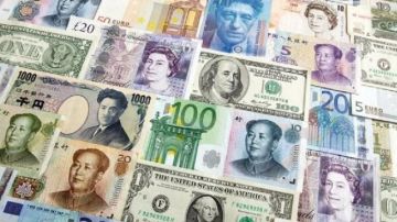 وفقا لآخر التحديثات.. انخفاض أسعار العملات الأجنبية أمام الجنيه اليوم الأحد