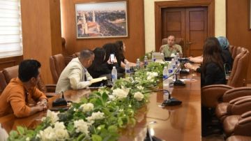 لاستعراض مشروع تخرج.. محافظ بورسعيد يستقبل وفدٱ من طلبة كلية الإعلام