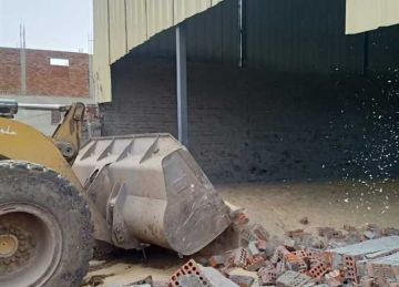 بشعار هتخالف هنهد .. إزالة أدوار مخالفة بعقارات في كعبيش بالجيزة