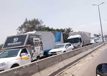 بعد انقلاب سيارة نقل.. عودة الحركة المرورية إلى طبيعتها على الطريق الزراعي بالقليوبية بعد انقلاب سيارة نقل.. عودة الحركة المرورية إلى طبيعتها على الطريق الزراعي بالقليوبية