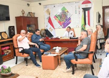 رئيس جهاز العاشر من رمضان يناقش رفع كفاءة البنية التحتية الصناعية