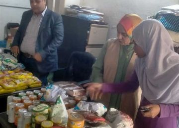 ضبط مواد غذائية منتهية الصلاحية وسجائر مجهولة المصدر في حملة تموينية بالإسكدرية