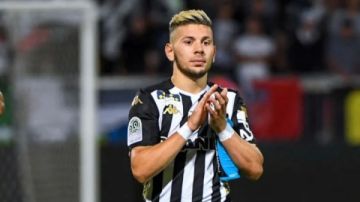 مصدر: فريد الملالي يطلب مليون دولار للانتقال إلى الزمالك مصدر: فريد الملالي يطلب مليون دولار للانتقال إلى الزمالك