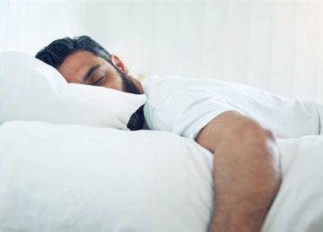 هل وضعيات لـ النوم وراء آلام الظهر والكتف ومشاكل التنفس؟