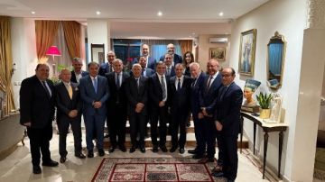 وزير الخارجية والهجرة يلتقي مع مجموعة من كبار رجال الأعمال ورؤساء البنوك المغربية
