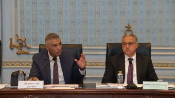 محلية النواب تفتح ملف سيارات السرفيس بمدينة أسوان