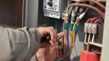 مضاعفة عقوبة سرقة التيار الكهربائي في هذه الحالة طبقا للقانون