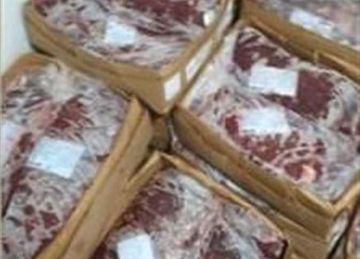  عليها آثار عفونة .. مصادرة لحوم ومواد غذائية بمخزن دون ترخيص في الإسكندرية