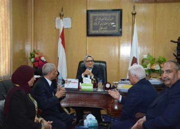 نائب محافظ الوادي الجديد تبحث إنشاء مدرسة تكنولوجيا التعدين التطبيقية