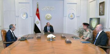 الرئيس السيسي يطمئن الشباب الملتحقين بمبادرة الرواد الرقميون : نحن نعد كل شيء بما يليق بمصر.. فيديو الرئيس السيسي يطمئن الشباب الملتحقين بمبادرة الرواد الرقميون : نحن نعد كل شيء بما يليق بمصر.. فيديو