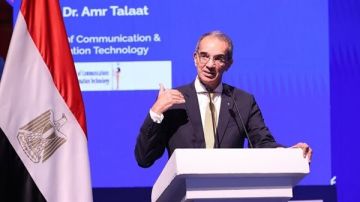 وزير الاتصالات: نسعى لبناء كوادر شبابية قادرة على التعامل مع أحدث وسائل التكنولوجيا وزير الاتصالات: نسعى لبناء كوادر شبابية قادرة على التعامل مع أحدث وسائل التكنولوجيا