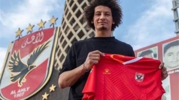 أول تعليق من علي زين بعد فوز الأهلي بكأس أفريقيا لليد أمام الزمالك