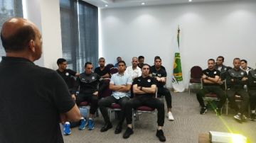 اجتماع لحكام الـ VAR لمراجعة الأداء وتحسين سرعة القرارات التحكيمية