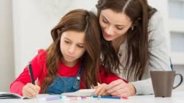 بدون ضغوط.. كيف يدعم الأهل أبناءهم خلال فترة الامتحانات؟ نصائح بسيطة بدون ضغوط.. كيف يدعم الأهل أبناءهم خلال فترة الامتحانات؟ نصائح بسيطة