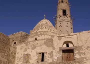 بعد موجة الاعتراضات.. محافظة الوادي الجديد تقرر الإبقاء على اسم قرية عزب القصر