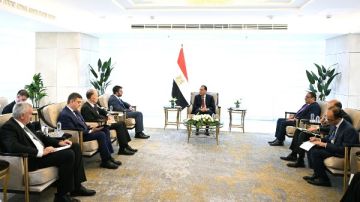 رئيس الوزراء يناقش مع وفد جامعة أكسفورد أبحاث علاج الأورام ونقل التكنولوجيا رئيس الوزراء يناقش مع وفد جامعة أكسفورد أبحاث علاج الأورام ونقل التكنولوجيا