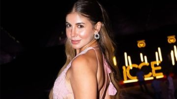 ملك قورة تستعرض أناقتها بإطلالة راقية صور