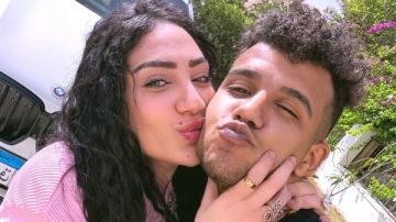 زوجة عصام صاصا تنفي شائعات انفصالهما بصور جديدة زوجة عصام صاصا تنفي شائعات انفصالهما بصور جديدة