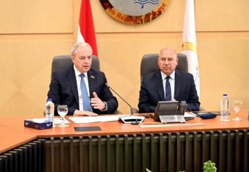 وزير الصناعة يبحث مع وفد بيلاروسي توطين صناعة الجرارات الزراعية وإنشاء مركز لوجستي للحبوب