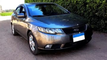 سوق المستعمل.. كيا سيراتو سيدان سعرها 450 ألف جنيه