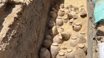 اكتشاف مذهل بجوار جثمان أول فرعون تحكم مصر.. ماذا وجدوا في مقبرتها؟ اكتشاف مذهل بجوار جثمان أول فرعون تحكم مصر.. ماذا وجدوا في مقبرتها؟