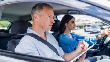 أسعار تعليم قيادة السيارات للسيدات في مصر تفاصيل