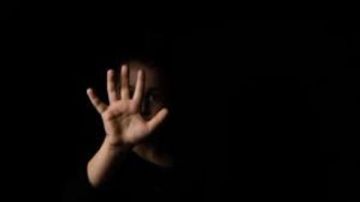 داخل لجنة الامتحان.. معلمة تتهم طالبة في الإعدادي بضربها وصفعها بالهرم داخل لجنة الامتحان.. معلمة تتهم طالبة في الإعدادي بضربها وصفعها بالهرم