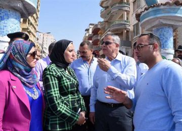 محافظ الإسكندرية يوجه المسؤولين بضبط مخالفات تحويل الشقق السكنية لتجارية (صور) محافظ الإسكندرية يوجه المسؤولين بضبط مخالفات تحويل الشقق السكنية لتجارية (صور)