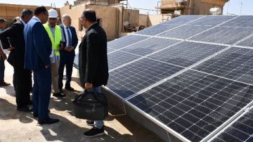 محطة شمسية بأيادي الطلاب.. مشروع تخرج مبتكر في جامعة حلوان