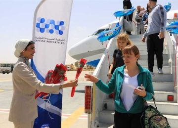 مطار مرسى مطروح الدولي يستقبل أولى الرحلات السياحية القادمة من بولندا مطار مرسى مطروح الدولي يستقبل أولى الرحلات السياحية القادمة من بولندا