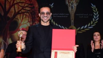 أحمد داود أفضل ممثل عن فيلم الهوي سلطان بمهرجان المركز الكاثوليكي فيديو أحمد داود أفضل ممثل عن فيلم الهوي سلطان بمهرجان المركز الكاثوليكي فيديو