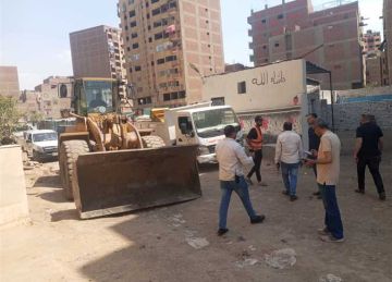 استجابة لشكوى مواطن.. حمله مكبره لرفع الإشغالات بشارع 135 غرب شبرا الخيمة