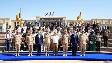 القوات المسلحة تنظم زيارة للملحقين العسكريين إلى المشروعات القومية