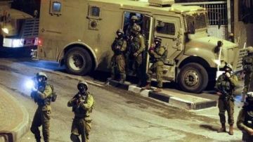 مستوطنون يحرقون أرضا شرق رام الله.. وجيش الاحتلال يقتحم نابلس