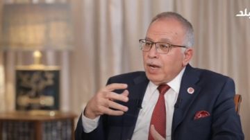 الأجر وبيئة العمل.. أسامة حمدي يكشف عن الأسباب الرئيسية وراء هجرة الأطباء