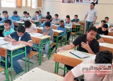 بعد تأجيلها ساعة بسبب الطقس.. 117 ألف طالب وطالبة يؤدون امتحانات الشهادة الإعدادية بالإسكندرية بعد تأجيلها ساعة بسبب الطقس.. 117 ألف طالب وطالبة يؤدون امتحانات الشهادة الإعدادية بالإسكندرية