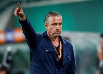 حقيقة تعاقد الزمالك مع المدرب الروماني لاورينتو ريجيكامب.. مصدر يجيب