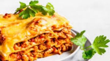 خطوة بخطوة .. طريقة عمل اللازانيا باللحمة المفرومة والجبن خطوة بخطوة .. طريقة عمل اللازانيا باللحمة المفرومة والجبن