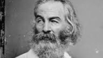 نبوءات ويتمان.. كيف تنبأ شاعر القرن الـ 19 بأمريكا العصر الحديث؟