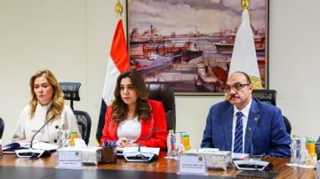 وزيرة التنمية المحلية تترأس لجنة اختيار المتقدمين للوظائف القيادية الشاغرة بالوزارة